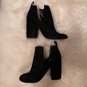 Steve Madden black booties